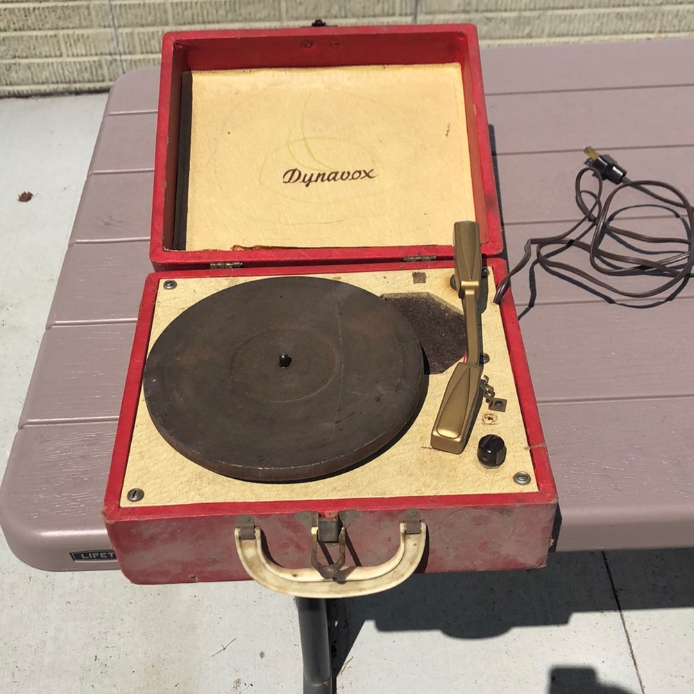 Dynavox portable record player